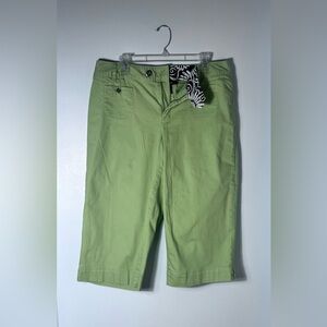 Style & Co Kiwi Green Woman’s Shorts.  EXC